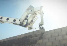 Robot «albañil» Hadrian: convierte los diseños de paredes en posiciones de bloques y puede colocar hasta 360 ladrillos por hora