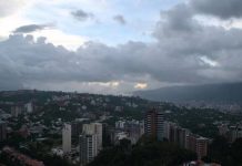 Incremento nuboso y lluvias con descargas eléctricas previstas en varias regiones del país, según el Inameh