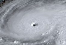 Jamaica reporta tres müertes mientras se prepara para el impactø completo del hüracán Melissa