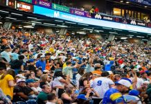 Leones del Caracas y Navegantes del Magallanes arrancan temporada 2025-2026 con estadio lleno y jonrón decisivo de Simmons (+ Fotos)