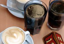 Lo que probablemente no sabías sobre la cantidad de cafeína que consumes cuando abres una lata de refresco