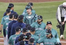 ¡Seattle se queda con el primero! Los marineros comienzan con victoria la serie de campeonato en la Liga Americana (+ Detalles)