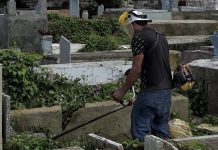 Operativo especial en Camposantos de Barcelona refuerza limpieza en cementerios ante el día de los fieles difuntos (+ Detalles)