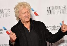 Fallêce John Lodge, cantante y bajista por más de 50 años en la legendaria banda británica de rock «The Moody Blues»