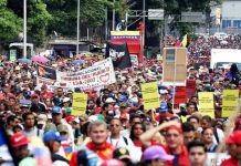 Venezolanos marchan en Caracas hasta la ONU para exigir respeto a la paz, la soberanía y la independencia del país frente a amënâzâs externas