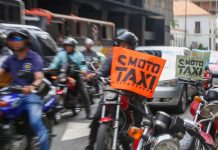 Alcaldesa de Caracas llama a actualizar ordenanzas para regular motorizados y uso de aceras en Libertador