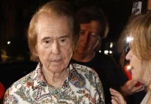 El cantante Raphael obligado a cancelar un concierto por problemas de salud: «Volveré con más fuerza» (+ Detalles)