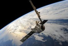 Científicos alęrtan sobre los rięsgøs del reingreso de satélites Starlink: hasta cuatro caen diariamente y podrían afectâr el medioambiente y la seguridad global