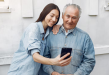Los hombres que salen con mujeres más jóvenes suelen ser mucho más felices (+ Detalles)