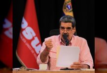 «Esta nueva estructura de vanguardia se debe desplegar en las mil calles del país, propongo crear 264 mil Comités Bolivarianos de Base Integral», dijo Maduro