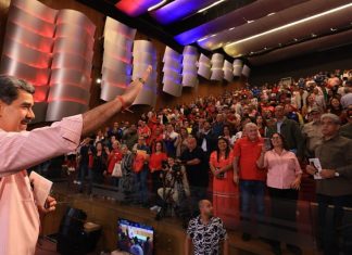 Estructuras administrativas en las regiones y municipios del país deben ser renovadas antes del 2026, exhortó el presidente Maduro a los nuevos gobernadores