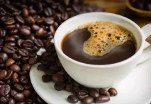 El café podría frenar el envËjecimiento biológico: estudio revela beneficios de tomar de 3 a 4 tazas diarias