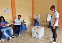 Ecuador cerró votación con más del 80% de electores para definir si habrá nueva constitución y bases militares extranjeras
