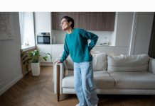 Conoce la rutina para que los hombros no se vayan para adelante: ejercicios para no encorvarse y aliviar dolor de cuello y espalda