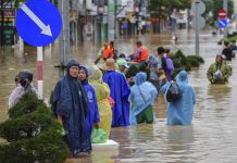 Aumenta a 55 la cifra de fallëcidos por inundaciønes y deslizamientos de tierra en Vietnam