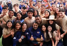 «Este año han ingresado 30 mil nuevos jóvenes en instituciones de educación superior en Venezuela para estudiar medicina», lo aseguró el Jefe de Estado