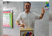 «Carabobo ha dado una lección de acción protagónica en la administración de sus recursos», dijo Lacava tras ejercer su voto en la 4ta Consulta Popular (+ Fotos)