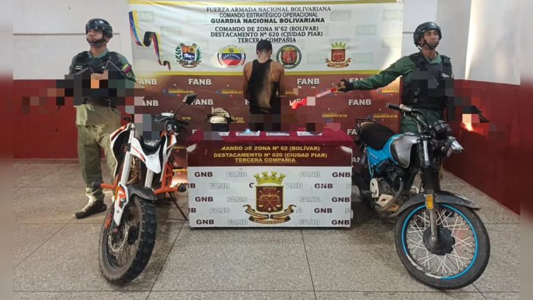 GNB aprehËndió a sujeto con CocÄín@ y MÄrihu@na en La Paragua, Bolívar, e incautó motos y radio transmisor