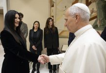 Laura Pausini obsequió al Papa León XIV la única copia de un tema inédito basado en San Francisco de Asís (+ Detalles)