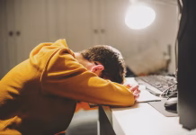 Dificultad de concentración y bajos ingresos: estudio reveló que problemas cognitivos plÄgan cada vez más a los jóvenes
