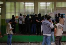 Honduras cierra sus elecciones presidenciales tras una jornada extendida y arranca el conteo de votos decisivo