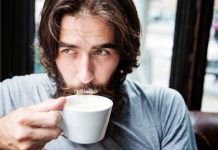 Café con leche: un giro inesperado en la rutina diaria que podría favorecer la salud