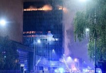 Gran incêndio arrasa un emblemático rascacielos de Zagreb utilizado por el Gobierno croata para guardar sus archivos