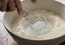 Más allá de la cocina: cómo la mezcla de harina y bicarbonato se convierte en un aliado natural para limpiar y neutralizar olores en el hogar