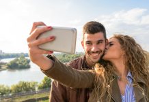 La era de presumir a la pareja en redes se acabó: Los post «cursis» ya no son bien vistos (+ Detalles)