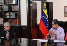 «Los recursos rinden 10 veces más cuando los manejan las comunidades y ahora las obras no quedan por la mitad, se terminan todas», lo aseguró el presidente Maduro