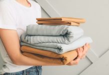 Aromatiza tus sábanas y telas con un perfume casero hecho con ingredientes que ya tienes en casa