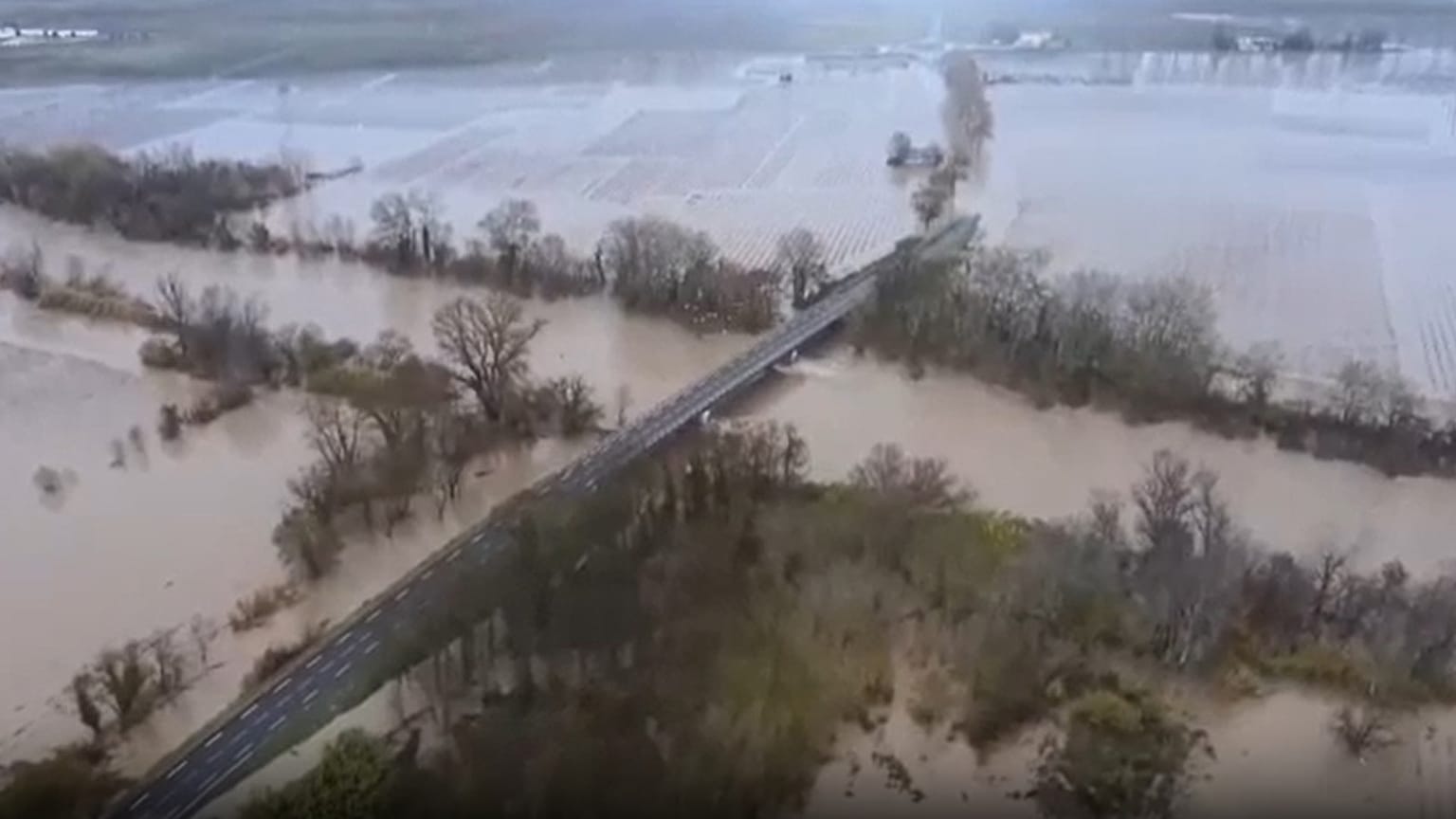 Sur de Francia süfre fuertes inundâciones por lluvias torrenciales con evacuacïones y cortes en el transporte y suministro eléctrico