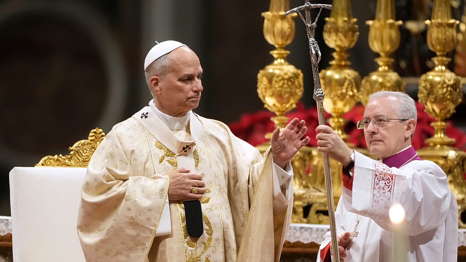 Papa León XIV celebró la misa de Navidad tres décadas después y llamó a la paz: habitualmente encomendaban a un cardenal