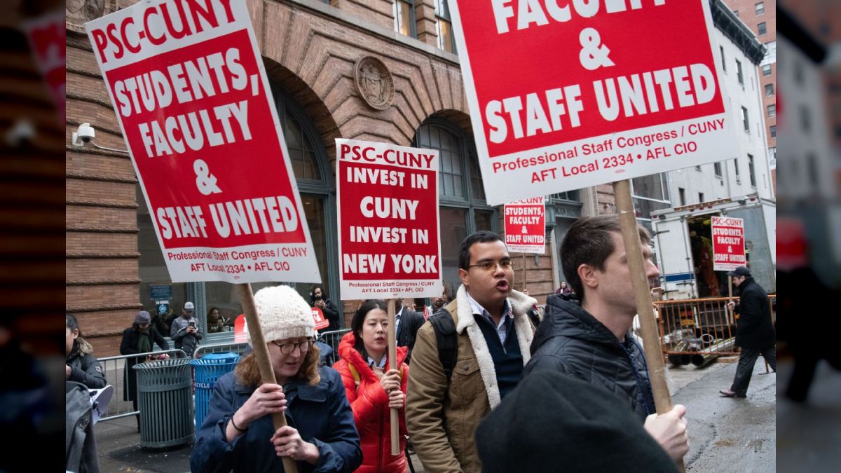 Sindicato de Trabajadores de Nueva York condêna cualquier intervencïón de EEUU cøntra Venezuela: «Han sido objeto de una campaña de demønización, xenøfobia y racïsmo»