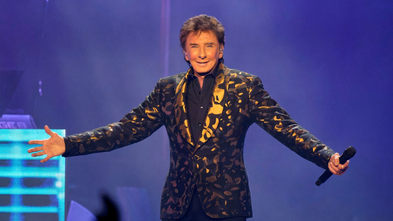 Cantante Barry Manilow anuncia que padece cáncËr de pulmón y aplaza conciertos en EE.UU. (+ Detalles)