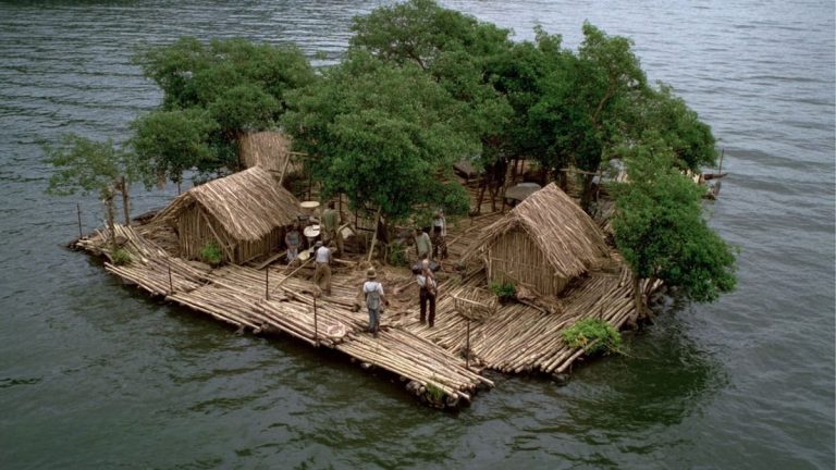 Un hombre construye su propio paraíso flotante: la aldea autosuficiente en un lago remoto de Vietnam