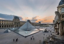 Siguen las mälas noticias en el Louvre: Füga de agua däñó documentos científicos clave de egiptología