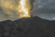 Alêrta naranja en Colombia por el vølcán Puracé: Tuvo una emisión de cêniza que alcanzó los 700 metros