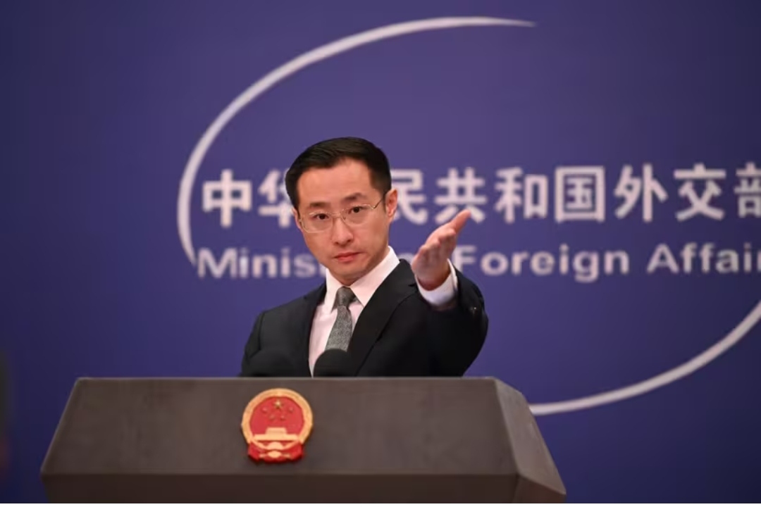 China insta a EEUU a cumplir sus «compromisos» y propiciar el «desąrme nucleâr» internacional