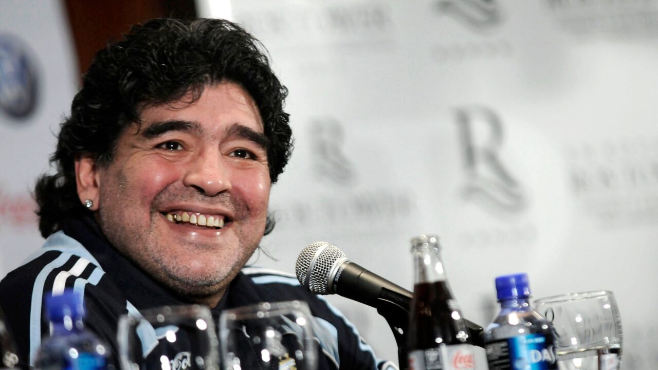 Justicia argentina confirma procesamiento de dos hermanas de Maradona por administración fraudulenta de su marca