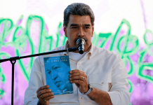 Presidente Nicolás Maduro expresó que el Libro Azul es el arranque de la Resurrección del Proyecto Nacional Simón Bolívar: «Realmente uno se nutre el alma»