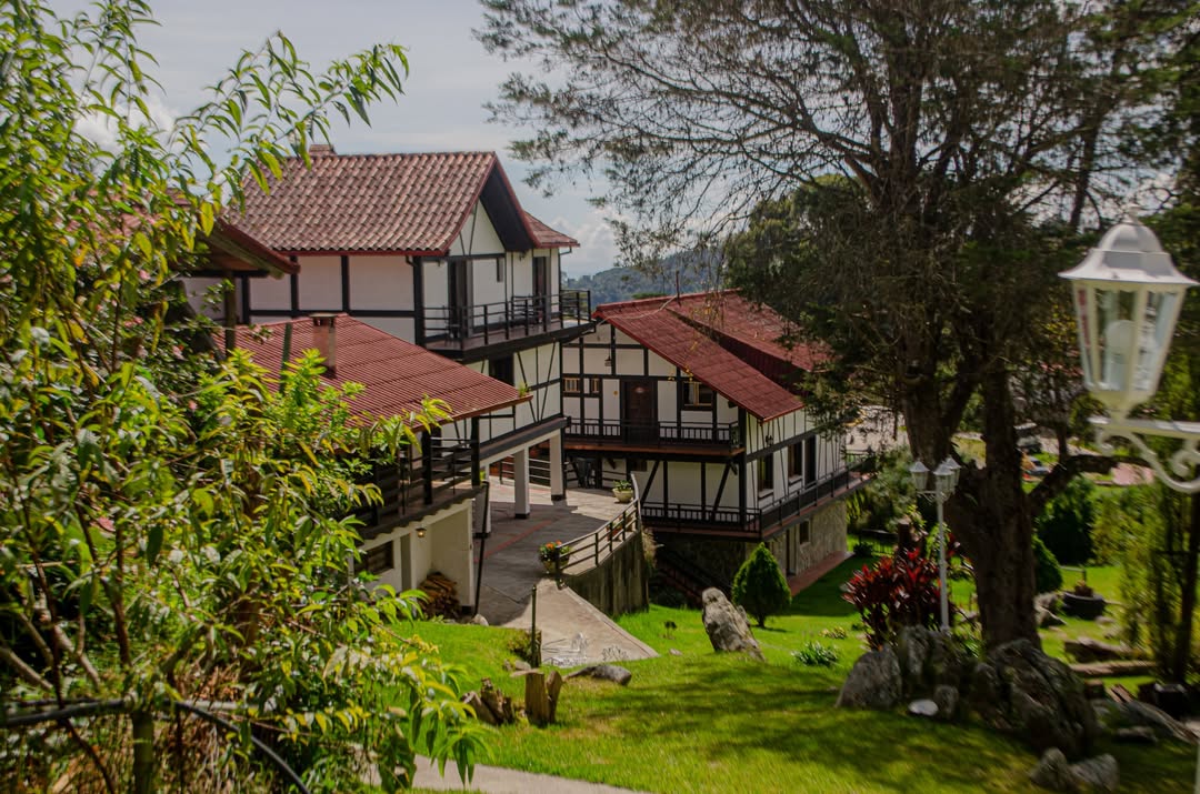 Hotel Edelweiss: Un refugio de encanto alemán con el clima ideal para comenzar el año (+ Fotos)