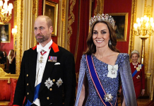 Kate Middleton deslumbra con vestido azul de lentejuelas y una antigua tiara real (+ Detalles)