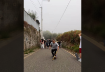 Joven sin vïsión logra hacer skate en las calles gracias a la ayuda de su amigo (+ Video)