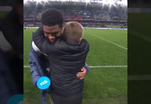 ¡El sueño de todo niño! Jovén hincha del PSG le pidió a Ibrahim Mbaye su camisa (+ Video)