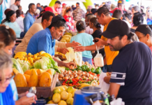 Jornada de amor y prosperidad alimentaria beneficia a familias de la comuna Tronconal en Barcelona (+ Fotos)