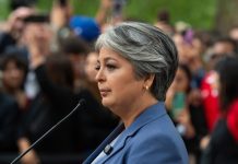 Tras la elección presidencial, Jeannette Jara acepta el resultado y llama a respetar el rumbo democrático de Chile