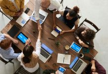 El “minimalismo profesional”: La generación Z prefiere la tranquilidad y el tiempo libre a un ascenso en el trabajo