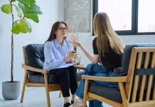 La frase “haz lo que quieras” significa todo menos eso: la füerza del lenguaje puede comprender los malentendidos y librarnos de situaciones desägradables