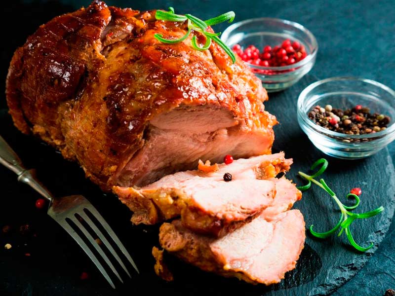 Con ajo, naranja y vinö: aprende a preparar un delicioso pernil navideño con ingredientes súper económicos